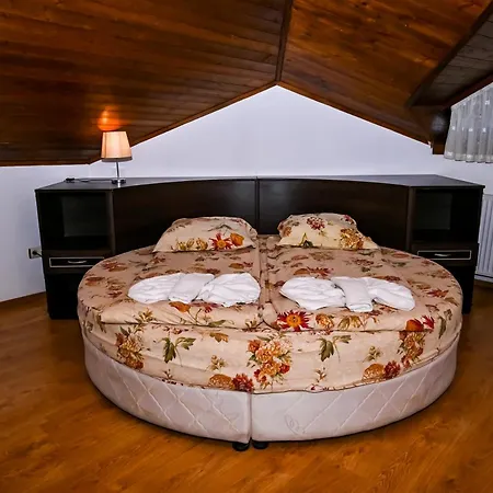 Hotel валентино 2 Dobrinishte
